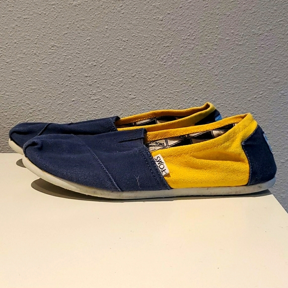 toms yellow shoes